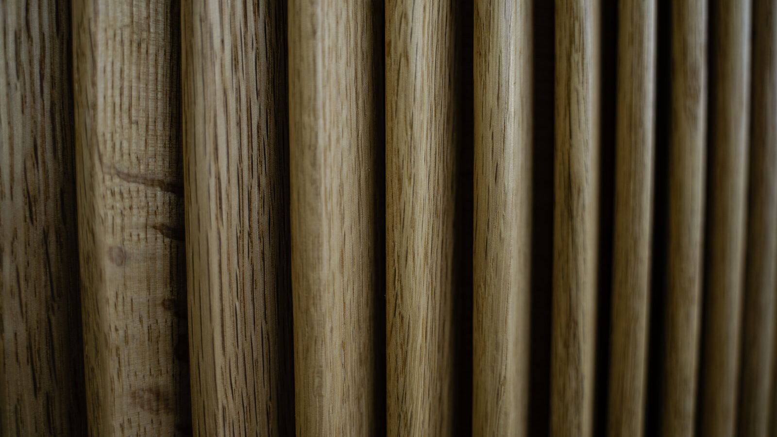 Vertical solid oak slats, TACT