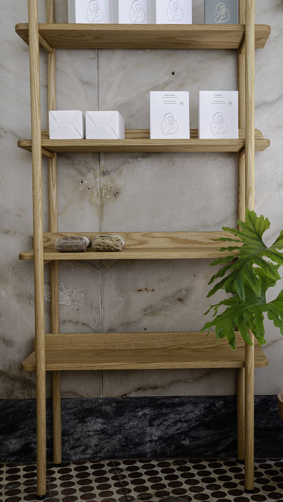 Solid oak shelving, TACT