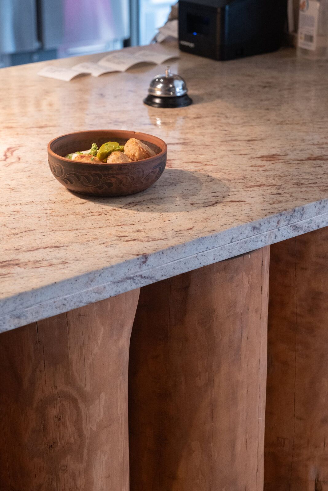 Stone top over the trunks, Usha