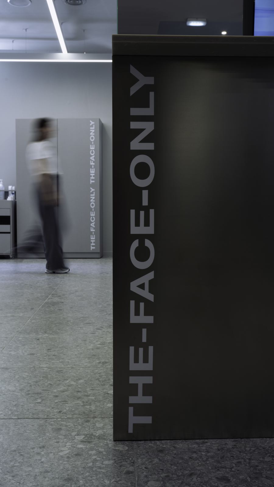 Reception side with brand lettering