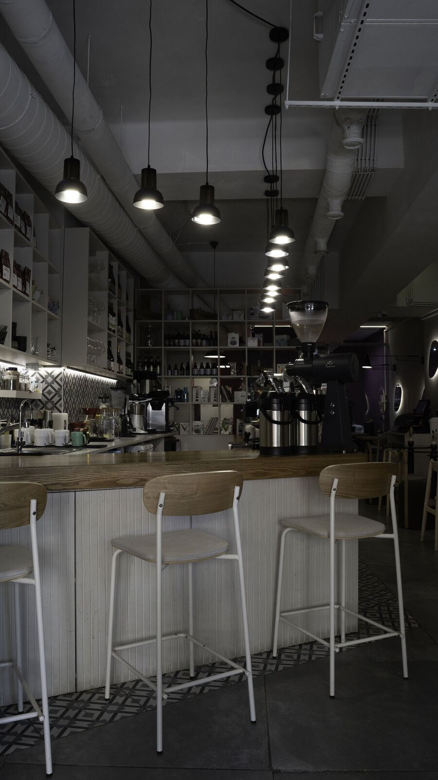 Counter and stools, Unity